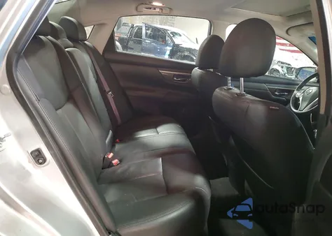 2015 Nissan Altima 2.5 z USA, uszkodzony, nr VIN 1N4AL3AP5FN362996